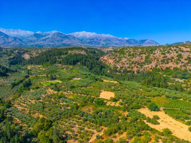 Yunan adası Girit 'in Hilly kırsalı.