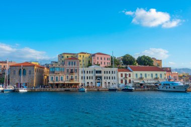 Yunanistan 'ın Chania kentindeki eski Venedik limanının manzarası.