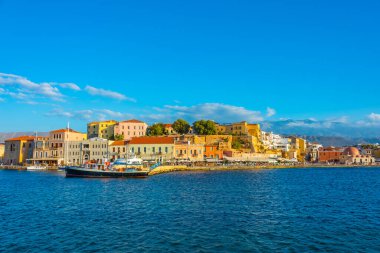 Yunanistan 'ın Chania kentindeki eski Venedik limanının manzarası.