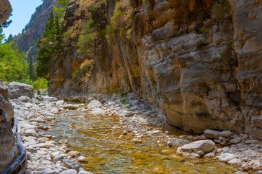 Yunan adası Girit 'teki Samarya geçidinde Demir Kapılar.