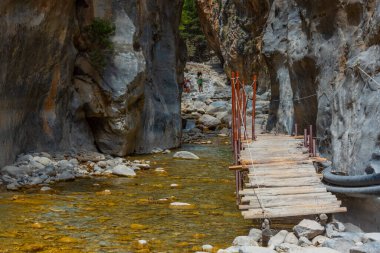 Yunan adası Girit 'teki Samarya geçidinde Demir Kapılar.