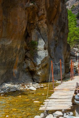 Yunan adası Girit 'teki Samarya geçidinde Demir Kapılar.