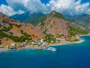 Yunan adası Girit 'teki Agia Roumeli' de bir plaj manzarası.