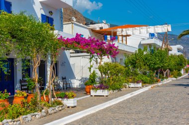 Yunan adası Girit 'te Agia Roumeli köyünün sokağı.