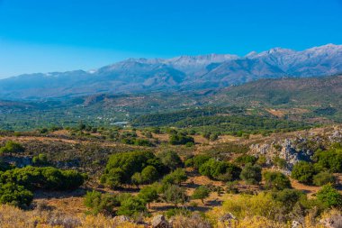 Yunan adası Girit 'in Hilly kırsalı.