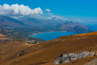 Yunanistan 'da Güney Girdisi kıyı şeridi manzarası.
