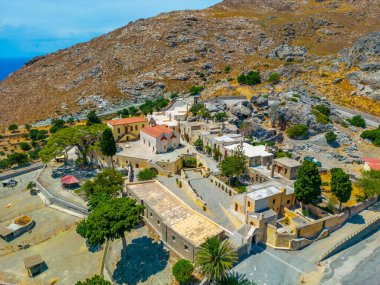 Yunan adası Girit 'teki Preveli Manastırı Müzesi' nin havadan görünüşü.