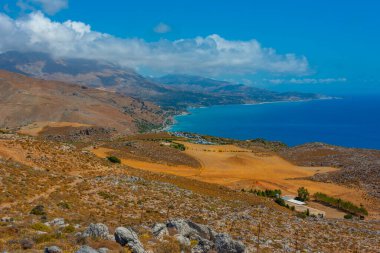 Yunanistan 'da Güney Girdisi kıyı şeridi manzarası.