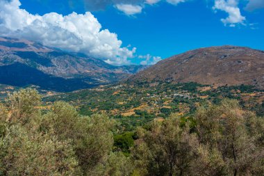 Yunan adası Girit 'in Hilly kırsalı.
