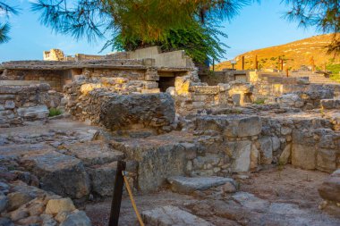 Yunan adası Girit 'teki Knossos sarayının günbatımı manzarası.