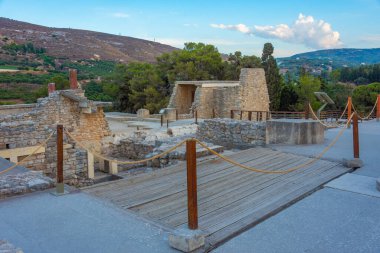 Yunan adası Girit 'teki Knossos sarayının günbatımı manzarası.