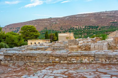 Yunan adası Girit 'teki Knossos sarayının günbatımı manzarası.