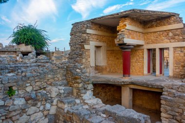 Yunan adası Girit 'teki Knossos sarayının günbatımı manzarası.