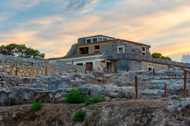 Yunan adası Girit 'teki Knossos sarayının günbatımı manzarası.