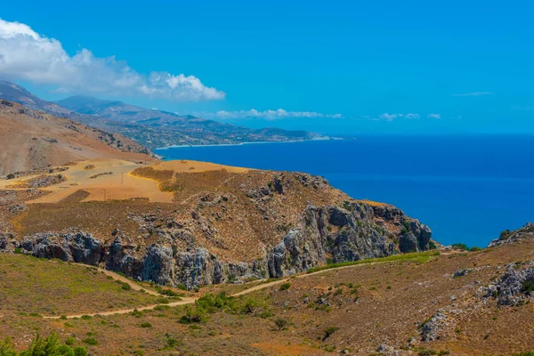 Yunanistan 'da Güney Girdisi kıyı şeridi manzarası.