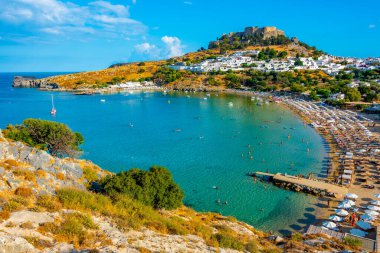 Rodos adasındaki Yunan kenti Lindos 'un Panorama manzarası.