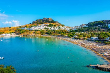 Rodos adasındaki Yunan kenti Lindos 'un Panorama manzarası.