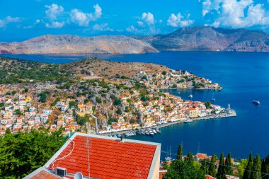 Yunan adası Symi 'nin Panorama manzarası.