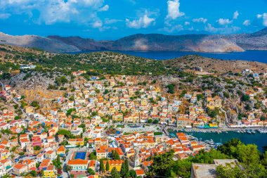 Yunan adası Symi 'nin Panorama manzarası.
