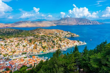 Yunan adası Symi 'nin Panorama manzarası.