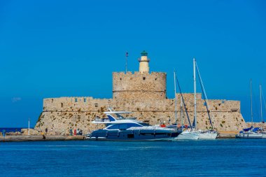 Yunan adasında Aziz Nicholas Kalesi Rodos.