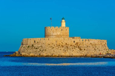 Yunan adasında Aziz Nicholas Kalesi Rodos.