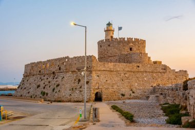 Yunan adasında Aziz Nicholas Kalesi Rodos.