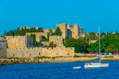 Yunanistan 'daki Rodos' ta antik tahkimat manzarası.
