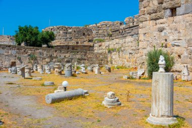 Yunanistan 'ın Kos adasındaki Neratzia Şatosu' nun avlusu.