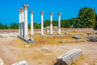 Yunan adası Kos 'taki antik harabeler.