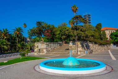 Yunanistan 'ın eski Kos kasabasında çeşme alanı.