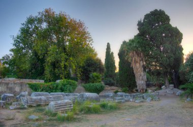 Yunan adası Kos 'taki antik agora günbatımı manzarası.