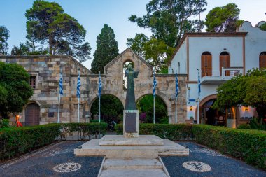 Agios Nikolas 'ın Yunanistan' daki Kos adasındaki kapısı.