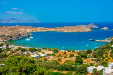 Yunan adasındaki Lindos sahilinin Panorama manzarası.