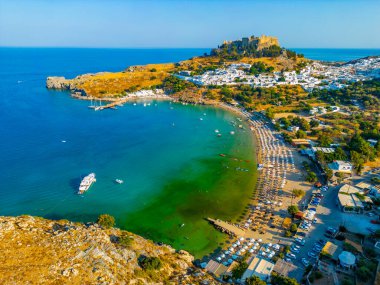 Rodos adasındaki Yunan kenti Lindos 'un Panorama manzarası.