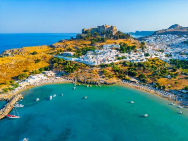 Rodos adasındaki Yunan kenti Lindos 'un Panorama manzarası.