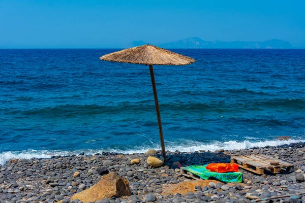 Yunanistan 'ın Nisyros adasındaki Chochlaki plajı.