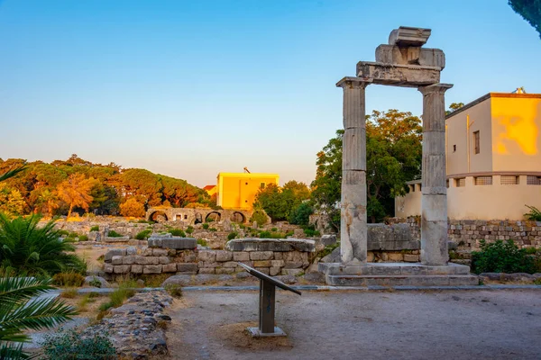 Stock image Sunset view of shrine of Aphrodite at ancient agora at Greek island Kos.