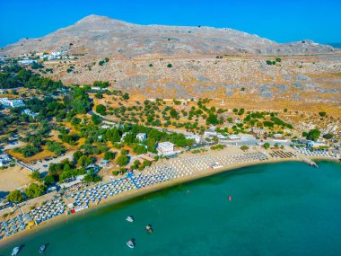 Yunan adasındaki Lindos sahilinin Panorama manzarası.