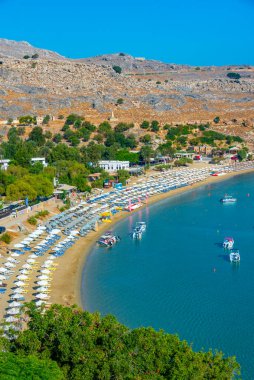 Yunan adasındaki Lindos sahilinin Panorama manzarası.