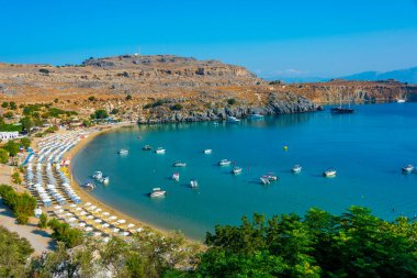 Yunan adasındaki Lindos sahilinin Panorama manzarası.