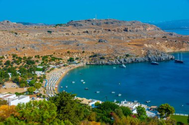 Yunan adasındaki Lindos sahilinin Panorama manzarası.