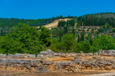 Yunanistan 'daki antik Nemea kompleksindeki Zeus tapınağının kalıntıları.