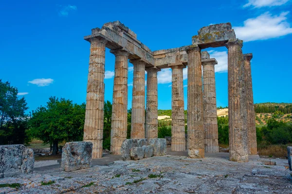 ギリシャの古代ネメア コンプレックスにおけるゼウス神殿の遺跡 — ストック写真