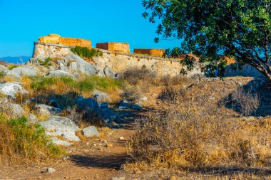 Yunan kenti Nafplio 'daki Palamidi kalesinin kalıntıları.