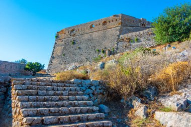 Yunan kenti Nafplio 'daki Palamidi kalesinin kalıntıları.