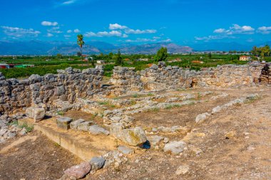 Tiryns Yunanistan 'ın Mora kentindeki Argolis' te Miken arkeolojik bir sitedir..