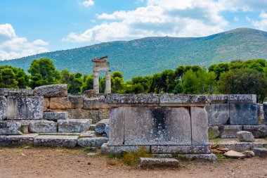 Yunanistan 'ın Epidaurus kentindeki Asklepios Sığınağı' nın kalıntıları.