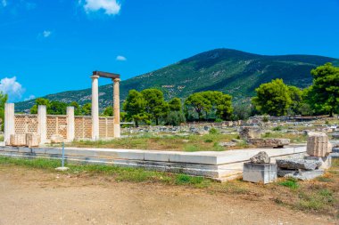 Yunanistan 'ın Epidaurus kentindeki Asklepios Sığınağı' nın kalıntıları.