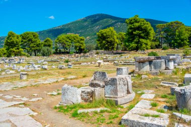 Yunanistan 'ın Epidaurus kentindeki Asklepios Sığınağı' nın kalıntıları.